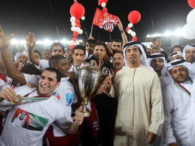 Choáng váng với độ giàu có của hoàng tử UAE: Sở hữu nhiều CLB bóng đá TG, siêu xe, du thuyền không thiếu