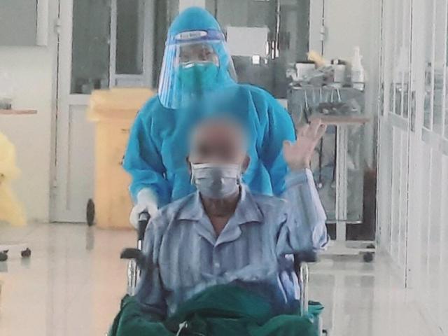 Bệnh nhân COVID-19 nguy kịch được xuất viện sau 40 ngày “thập tử nhất sinh”