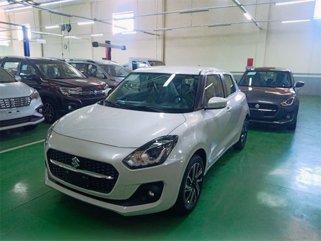 Suzuki Swift 2021 đã có mặt tại đại lý, được nâng cấp nhẹ, giá từ 550 triệu đồng