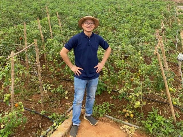 9X xứ Thanh bỏ lương nghìn đô về quê “lội ruộng”, bất ngờ thu hàng tỷ đồng