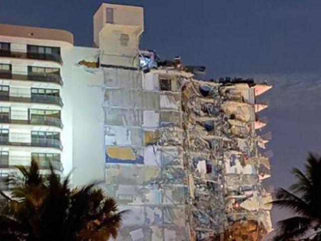 Hiện trường toà nhà 12 tầng đột ngột sập xuống, gần 100 người đang bị vùi trong đống đổ nát
