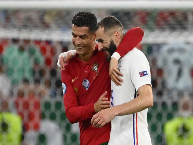 Sốc EURO 2020: Nghi án Ronaldo ”chỉ đạo” Benzema đá ma giúp BĐN vào vòng 1/8