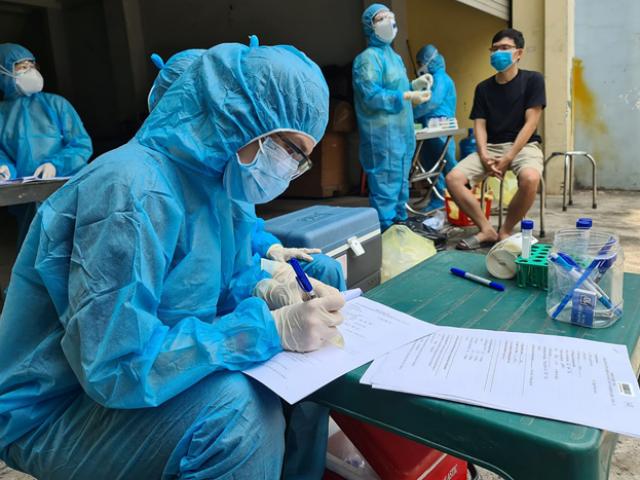 Phú Yên: F1 của bệnh nhân 13960 âm tính nhưng 6 F2 dương tính với SARS-CoV-2