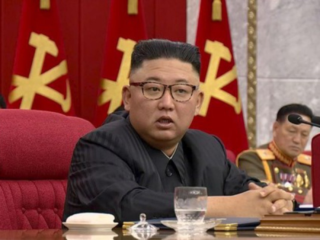 Động cơ gì khiến báo chí Triều Tiên đưa tin ông Kim giảm cân?