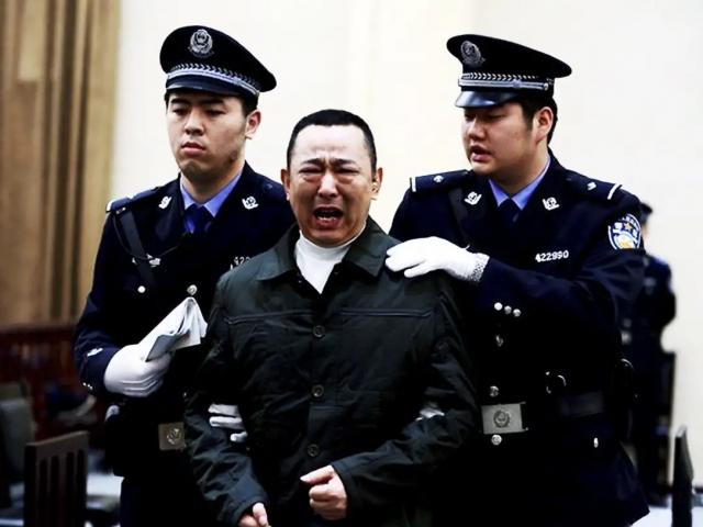 Trùm mafia nhiều tiền và tàn bạo nhất Trung Quốc, ai gây hấn phải chết hoặc bỏ đi biệt xứ