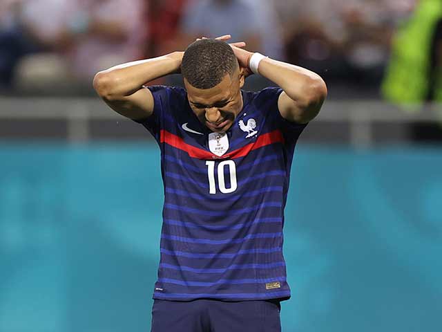 Thảm hại Mbappe: Tịt ngòi cả EURO, sút hỏng luân lưu khiến Pháp bị loại sốc