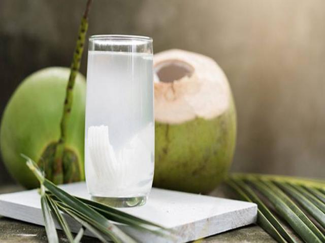 Uống nước dừa bao lâu nay nhưng ít ai biết được những lợi ích tuyệt vời của nó
