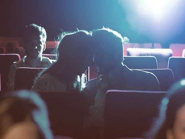 Đi xem phim ”nhặt được” bạn trai, cô gái khiến triệu người ghen tị