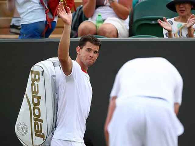 Wimbledon ngày 2: Thiem & Bouchard bất ngờ bị loại, Serena Williams thắng dễ
