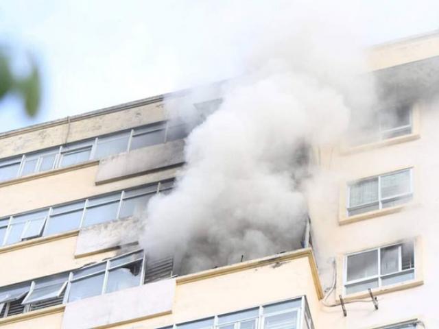 Hà Nội: Cháy chung cư Nam Trung Yên sau nhiều tiếng nổ lớn