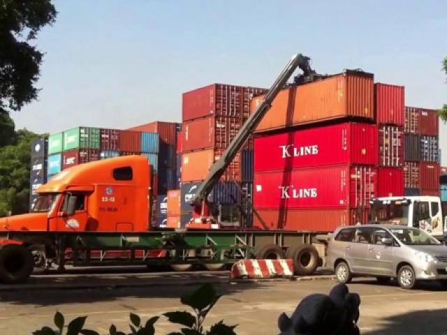 300 container hàng hoá vô chủ tại cảng Cát Lái: Chủ yếu là rác phế liệu, hàng cấm nhập khẩu