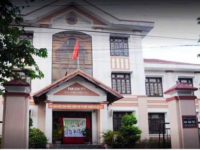 Một cơ quan ngang sở có số lượng lãnh đạo nhiều gấp đôi nhân viên