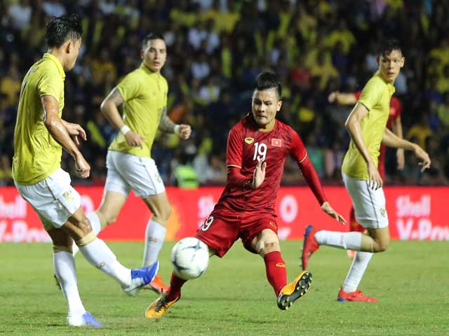 Việt Nam săn vé World Cup: Ngỡ ngàng đội hình vua Đông Nam Á so với Thái Lan