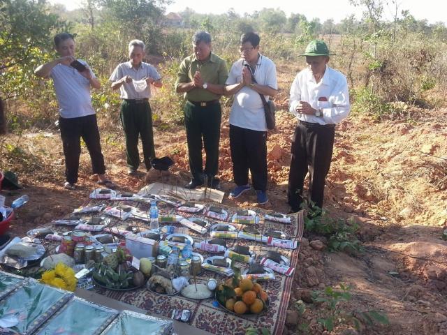 Con gái liệt sĩ nghẹn ngào kể hành trình 10 năm lặn lội tìm mộ cha