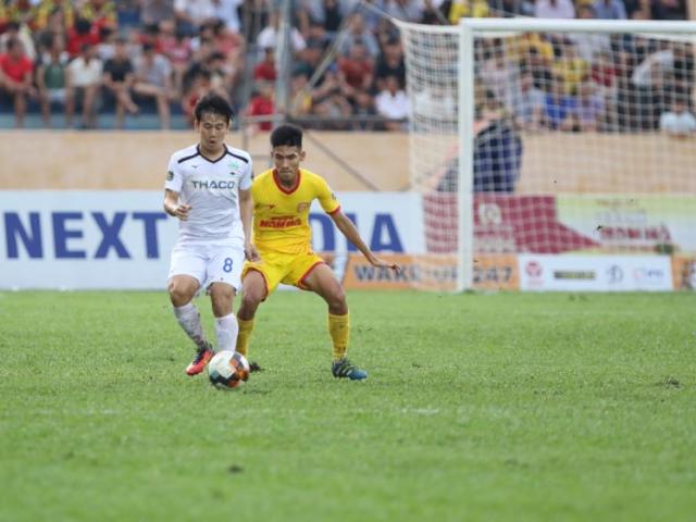 Trực tiếp bóng đá Nam Định - HAGL: Văn Toàn ngã trong vòng cấm đòi penalty