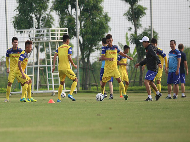 U23 Việt Nam hội quân đợt 3 săn Vàng SEA Games: Martin Lò & dàn tân binh