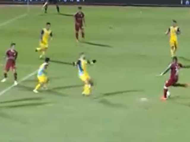 Video, kết quả bóng đá TP.HCM – Khánh Hòa: Hai bàn chóng vánh, chống trả quyết liệt