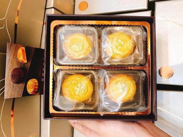 Hà Nội: Thị trường bánh trung thu nhộn nhịp, giá 4 triệu/hộp