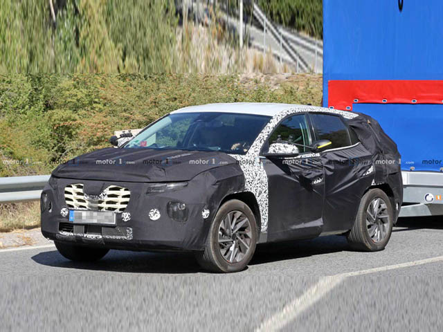 Hyundai Tucson thế hệ mới ngụy trang cẩn thận được bắt gặp chạy thử trên đường phố châu Âu