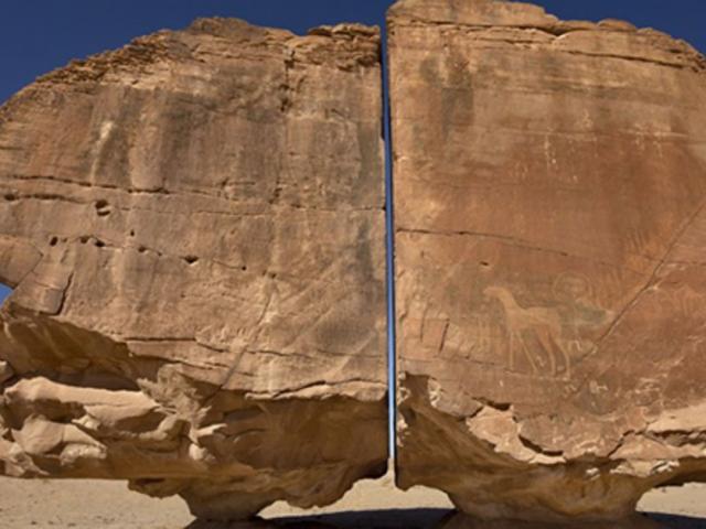 Lý giải điều bí ẩn nào đã cắt đôi tảng đá khổng lồ từ thời cổ đại