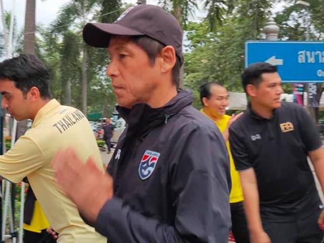 Siêu HLV của Thái Lan từ chối mọi câu hỏi về thầy Park và ĐT Việt Nam