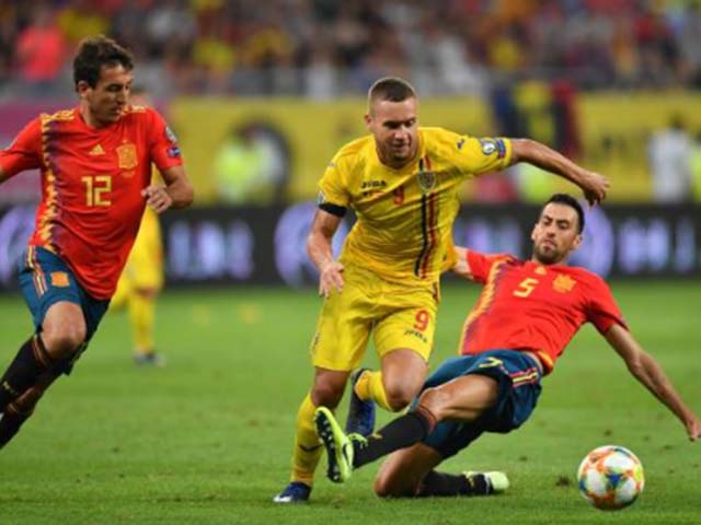 Video highlight trận Romania - Tây Ban Nha: Thẻ đỏ & ngược dòng hụt hiệp 2