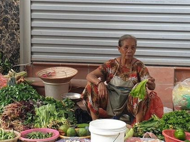 Sau vụ cháy Công ty Rạng Đông: Tiểu thương than trời vì bày hàng ra chẳng ai mua