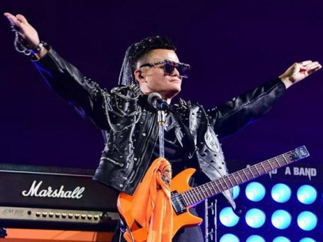 Tỷ phú Jack Ma hóa sao nhạc rock, khóc chia tay đế chế Alibaba