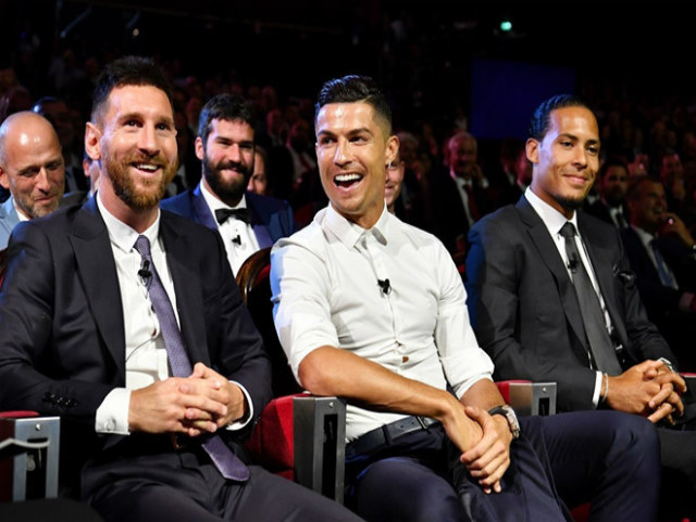 Sửng sốt: Ronaldo ”thân mật” mời Messi ăn tối, ngỡ ngàng câu đáp trả cực chất