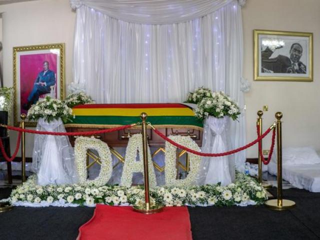 Đám tang cựu Tổng thống Zimbabwe bị lật đổ trở thành “chiến trường”