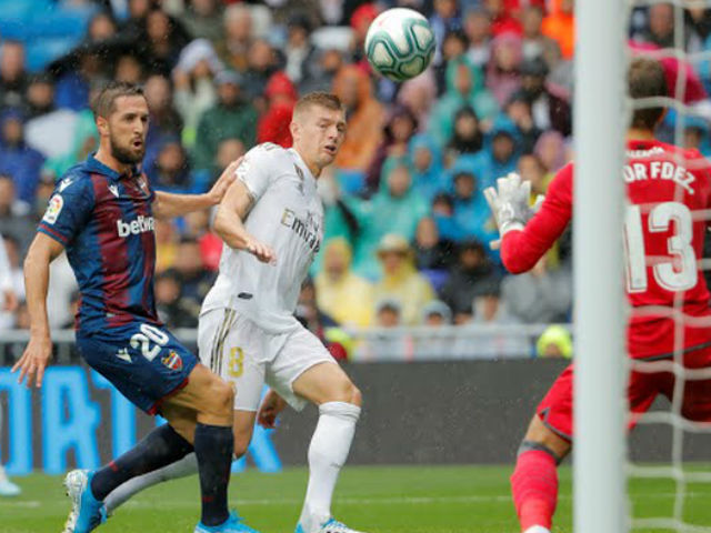 Video highlight trận Real Madrid - Levante: Hiệp 2 nghẹt thở, ”đại tiệc” chào đón siêu sao