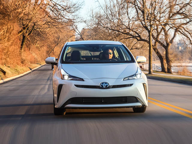 Toyota Prius 2020 phiên bản nâng cấp thêm tính năng hỗ trợ an toàn và Apple CarPlay