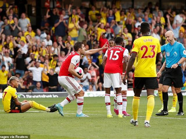 Arsenal hòa như thua: Báo Anh ”vạch mặt” 2 tội đồ, cười kẻ ăn mừng sớm