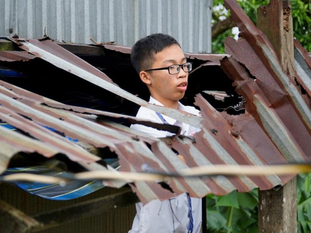 Một mình sống trong ngôi nhà tả tơi suốt 3 năm, nam sinh vẫn cố gắng thi đậu đại học Công nghệ thông tin