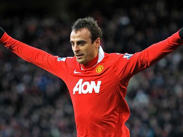 Berbatov giải nghệ: Giã từ tượng đài MU chân “dính keo” có một không hai