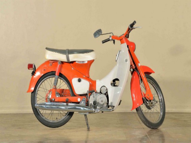 Huyền thoại 1966 Honda Super Cub 50 vẫn đẹp lung linh