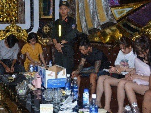 Vụ 100 cảnh sát đột kích karaoke Paradise: Chân dài và những dân chơi xăm trổ