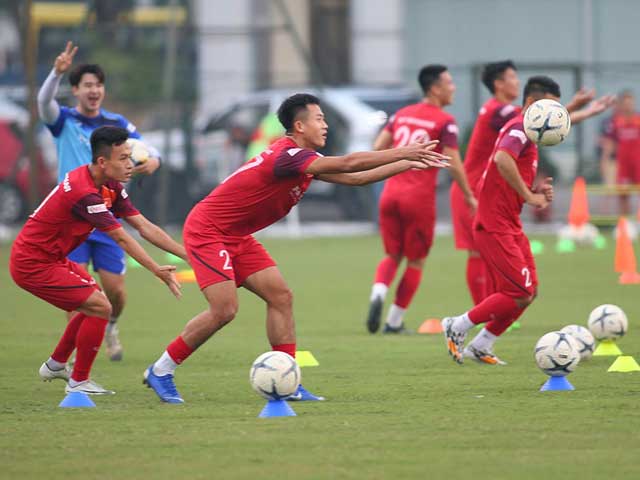 Đội tuyển Việt Nam luyện tập đấu vòng loại World Cup: Hoàng Thịnh bất ngờ rút lui