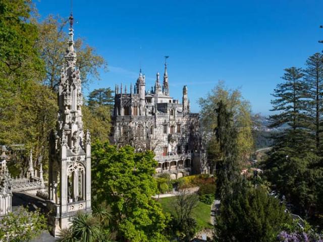 Lâu đài Quinta da Regaleira vẻ đẹp ma mị