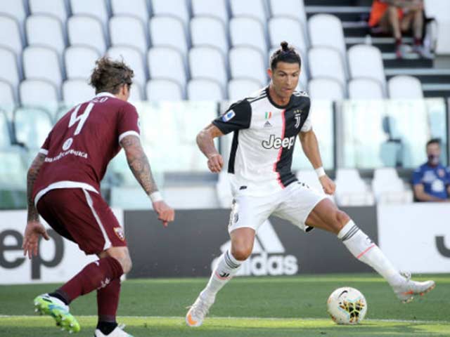 Video highlight trận Juventus - Torino: Ronaldo sút phạt thần sầu, đại thắng derby