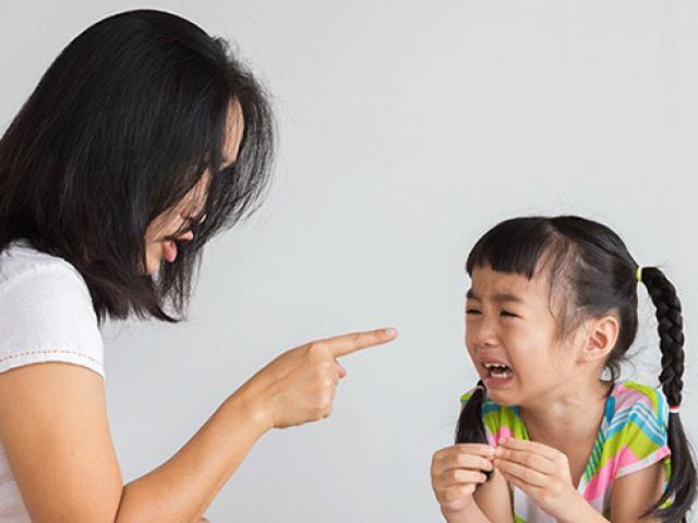Cha mẹ hãy ngừng la hét, sử dụng ”hiệu ứng gió nam” để khiến con cái ngoan ngoãn hơn