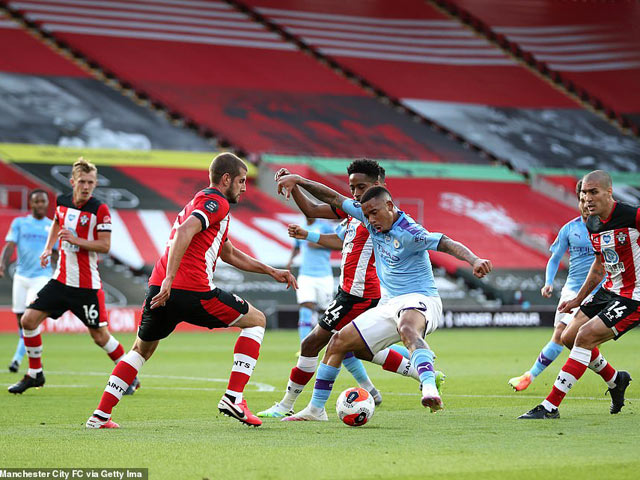 Video highlight trận Southampton - Man City: Siêu phẩm định đoạt, địa chấn khó tin