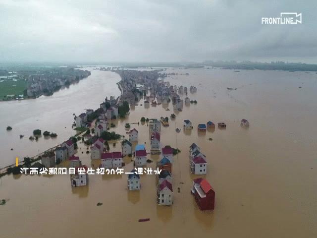 Trung Quốc: Tỉnh vỡ 14 đê tuyên bố trạng thái thời chiến