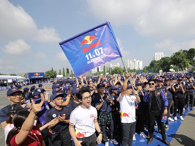 Hơn 2,000 người cùng thiết lập Kỷ lục châu Á - Khoảnh khắc bùng nổ của Ngày Tích Cực đầu tiên