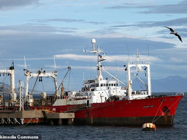 Argentina: 57 người ra khơi đánh cá suốt 35 ngày, trở về nhiễm Covid-19