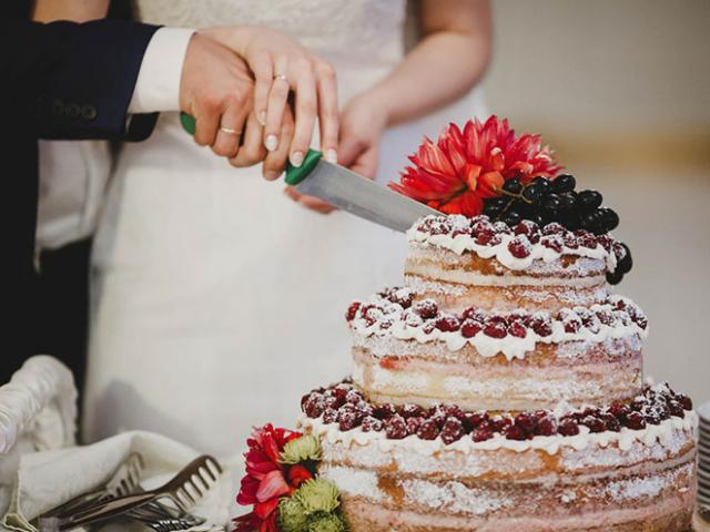 Cô dâu đột ngột qua đời sau khi ăn chiếc bánh ngọt trong lễ cưới