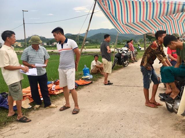 Hà Nội chỉ đạo khẩn vụ dân chặn xe vào bãi rác Nam Sơn