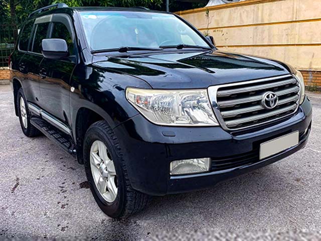 Toyota Land Cruiser máy dầu chạy hơn 10 năm bán giá gần bằng xe Explorer mới