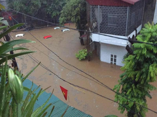 5 người chết do mưa lũ, Bộ trưởng Bộ GD&ĐT gửi công điện khẩn