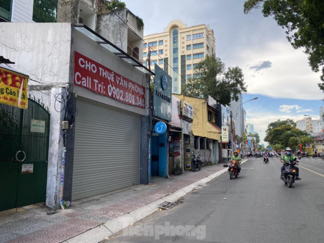 Nhà phố tiền tỷ 'thi nhau' đóng cửa, treo biển cho thuê ở trung tâm Sài Gòn